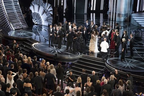 By now you’ve undoubtedly seen the clusterfuck that was Sunday night’s award ceremony for Best Picture at the Oscars. | Here's The Actual Reason Why The Wrong Movie Was Named Best Picture At The Oscars - BuzzFeed News New Mehandi, Warren Beatty, Oscar Award, Faye Dunaway, Award Ceremony, The Oscars, Best Picture, Mehandi Designs, Sunday Night