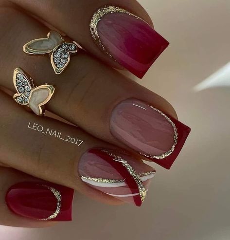 Nails Rojas Cortas, Gradient Acrylic Nails, Women Pumps Shoes, Elegant Touch Nails, Fancy Nail Art, Finger Nail Art, Fancy Nails Designs, Stylish Nails Designs, Nails Design With Rhinestones