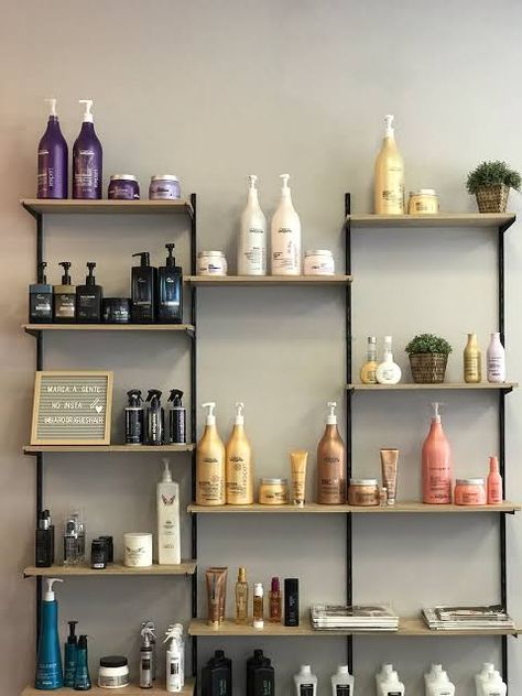 Salon Shelf Ideas, Salon Products Display, Salon Retail Display, Barber Shop Interior, Salon Design Ideas, Hair Salon Interior, Salon Suites Decor, Barbershop Design, Barber Shop Decor