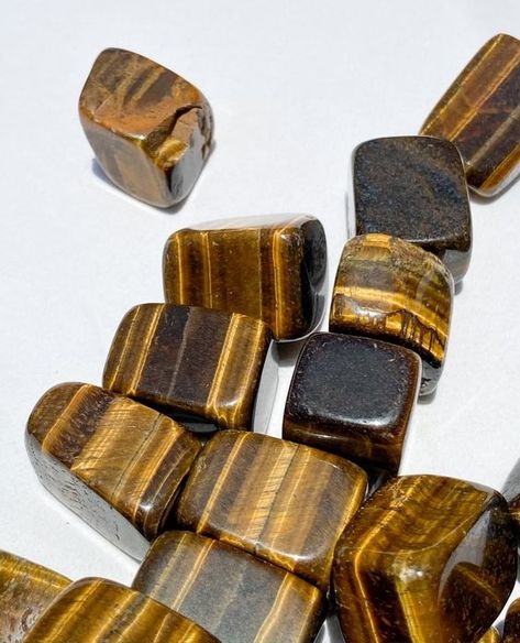 Tigers Eye Crystal Aesthetic, Tigers Eye Aesthetic, Eye Aesthetic, Tigers Eye Crystal, Eyes Wallpaper, Crystal Aesthetic, Stop Dreaming, Tiger Eye Crystal, Spiritual Crystals