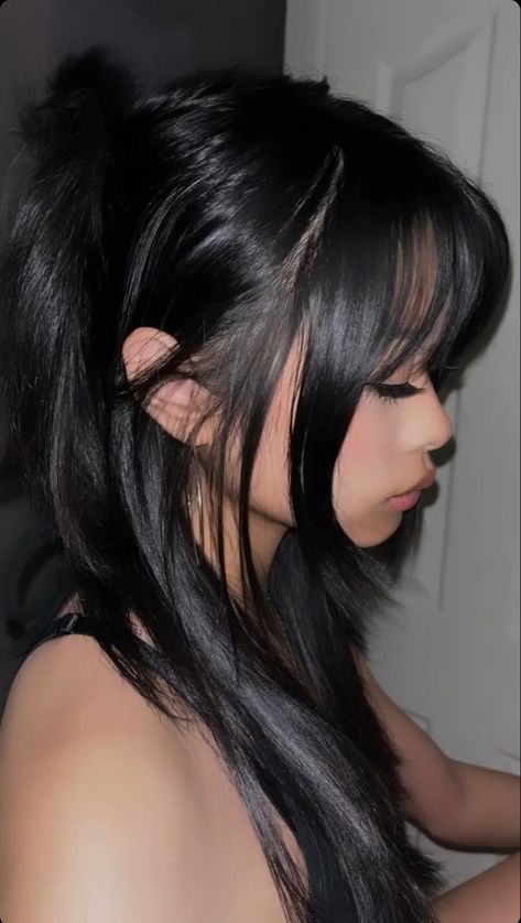 Curtain Bangs Connecting Layers, Curled Hairstyles Aesthetic, Hair Pulled Up, Bangs With Long Side Pieces, Layered Flipped Hairstyles, Interior Layers Haircut, Soft Goth Hairstyles, Black Hair Inspo Color, Lower Back Length Hair