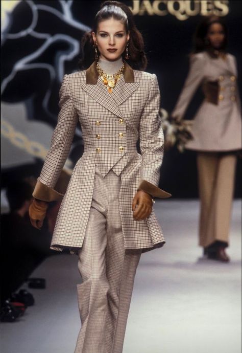 Jacques Fath, 90s Runway Fashion, Runway Fashion Couture, Runway Outfits, Claudia Schiffer, Mode Vintage, Mode Inspiration, Looks Vintage, Couture Fashion