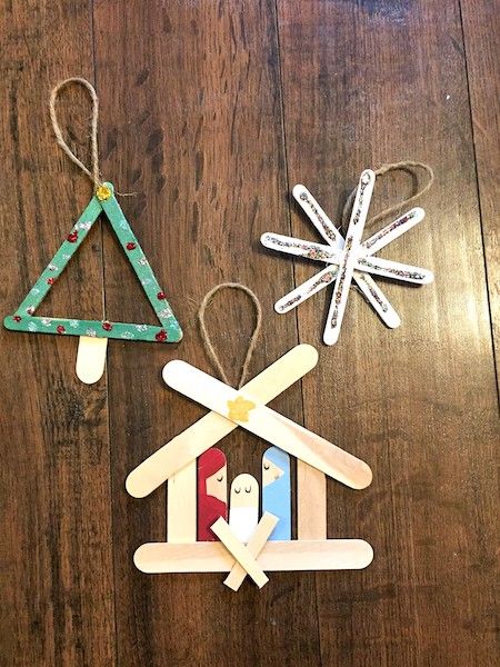 Catholic Christmas Crafts, Christmas Gifts For Mom Diy, Winter Wonderland Crafts, Gifts For Mom Diy, Christmas Diy Decorations, Popsicle Stick Ornaments, Popsicle Stick Christmas Crafts, Diy Christmas Ornaments Easy, Kids Christmas Ornaments