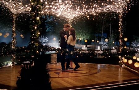 Fairy lit pergola Bella Y Edward, Twilight Party, Gazebo Lighting, Twilight Wedding, Twilight Film, Edward Bella, Prom Decor, Prom Theme, Twilight Series