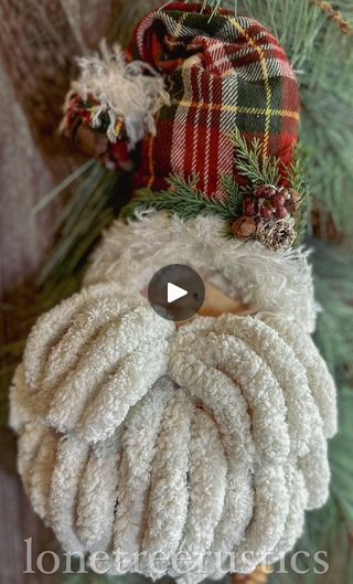 DIY Chunky Yarn Bearded Santa | Loving this DIY Chunky Yarn Bearded Santa!!🎅🏻♥️   This adorable Santa 🎅🏻 happened after I got distracted cleaning my craft room! 😂 You see… I found part... | By Lone Tree Rustics | Facebook Christmas Chunky Yarn Crafts, Santa Claus Crafts Diy, Chunky Yarn Ideas, Diy Chunky Yarn, Dollar Tree Lantern, Chunky Yarn Christmas, Yarn Santa, Crafting For Adults, Craft Gnomes