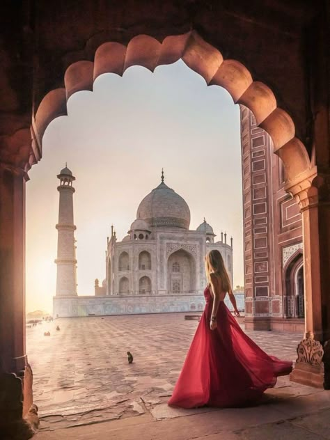 Beautiful destinations | Travel Ideas | Thanksgiving | Halloween | Travel photography Taj Mahal Poses, Pakistani Asthetics, Tajmahal Photoshoot, Taj Mahal Photography, Taj Mahal Photo, Diy Fashion Photography, Jaipur Travel, Seven Wonders Of The World, Travel Photoshoot