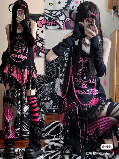 Goth Kawaii Fashion, Perky Goth, 2020 Alt, Kawaii Punk, Punk Fashion Diy, Kawaii Outfit Ideas, Estilo Harajuku, Scene Outfits, Clueless Outfits