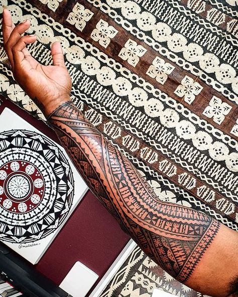 Fijian Masi Tattoo, Samoan Men Aesthetic, Fijian Tattoo Design, Fijian Tattoo Women, Poly Drawing, Samoan Quotes, Fiji Tattoo, Fijian Tattoo, Guam Tattoo