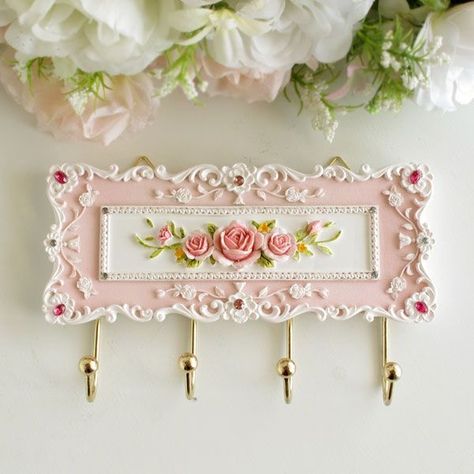 Shabby Chic Office Decor, Shabby Chic Office, Chic Office Decor, Shabby Chic Sofa, Shabby Chic Decorating, Estilo Shabby Chic, Shabby Chic Room, Shabby Chic Living, Shabby Chic Frames