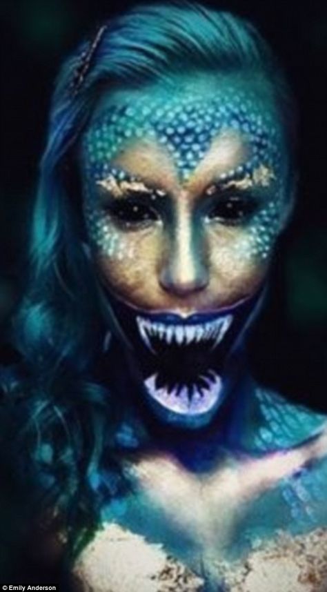 Horror fan: Much of Emily's art is inspired by mythical creatures, including her evil merm... Beauty And The Beast Diy, Evil Mermaids, Anime Festival, Halloween Makeup Clown, Emily Anderson, Halloweenský Makeup, Dark Mermaid, Mermaid Halloween, Halloween Makeup Inspiration