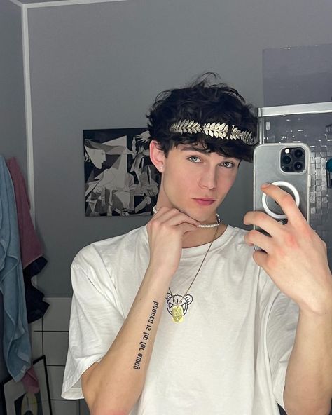 Nils Kuesel on Instagram: “heaven is too far away . . . . . . #tiktok #tiktokboys #wattpad #wattpadstories #jackross #areshidalgo #percyjackson #greekmythology…” Nils Kuesel, Jack Ross, Jack Rose, Bad Memories, Stylish Boys, Cool Outfits For Men, Aesthetic Guys, Male Face, Thick Hair Styles