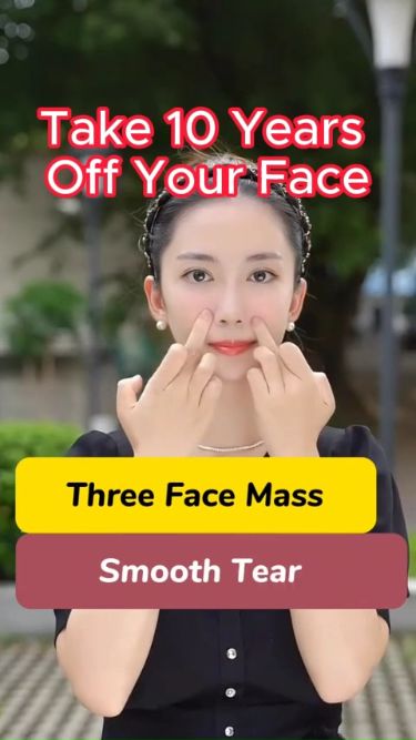 3-in-1 Face and Neck Light Wand for rejuvenating massages, promoting youthful skin, and reducing signs of aging. Face Massage Tutorial, Face Massages, Face Massage Anti Aging, Anti Aging Massage, Skincare Routine Tips, Facial Massage Techniques, Face Massage Techniques, Facial Routine Skincare, Facial Massage Routine