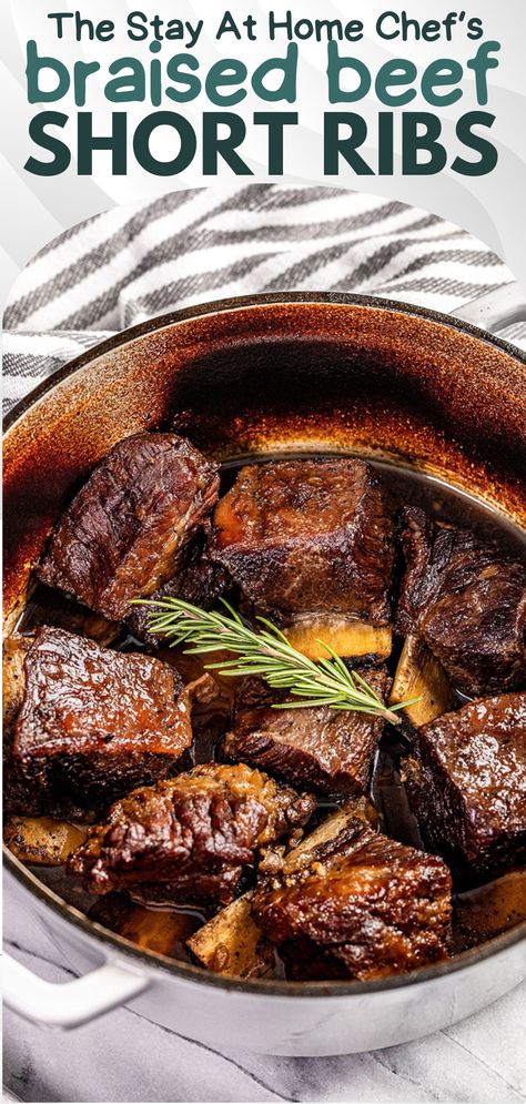 An overhead view of a large cast iron pot with braised beef short ribs in it. Braised Beef Short Ribs Recipe, Braised Beef Short Ribs, Short Ribs Slow Cooker, Beef Ribs Recipe, Beef Short Rib Recipes, Short Ribs Recipe, Braised Short Ribs, Slow Cooked Beef, Braised Beef