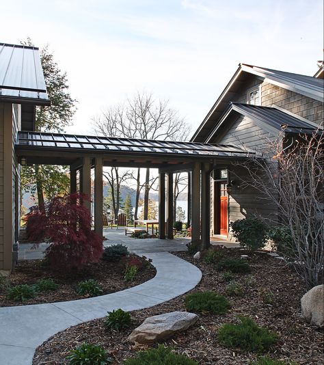 Dunham Lake House | Angelini & Associates Architects Apartment Front Porch Ideas, Exterior Lake House, Garage Breezeway, Porch Ideas Entrance, Covered Breezeway, Entrance Apartment, Apartment Front, Garage Extension, Mountain Home Exterior