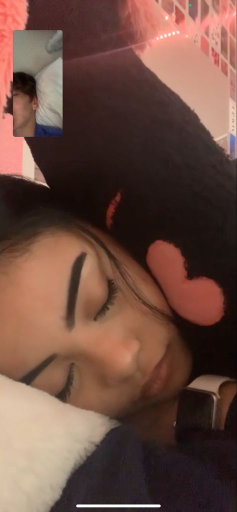 Sleeping On Ft With Bf, Sleep Call Couple, Facetime Couple Aesthetic, Facetime With Girlfriend, Falling Asleep On Facetime With Him, Sleeping On Facetime, Facetime Couple Goals, Fall Asleep On Facetime, Couple Facetime