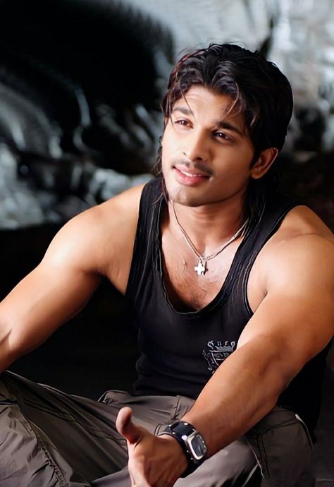 Ponytail Puff Hairstyles, Ally Arjun, Hot Indian Guys, Allu Arjun Hairstyle New, Puff Hairstyles, Carrot Hairstyles, Dj Music Video, Bollywood Men, Allu Arjun Wallpapers