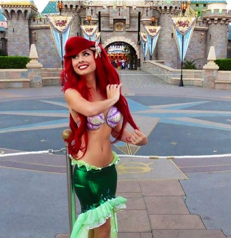 Ariel! Ariel Costume Diy, Mermaid Costume Makeup, Ariel Halloween Costume, Ariel Costume, Trick Or Treat Party, Ariel Costumes, Ariel Cosplay, Mermaid Cosplay, Mermaid Parade