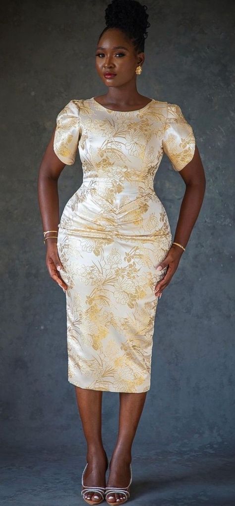 Brocade Long Dress Styles, Short Straight Dresses Classy, Ankara Brocade Dress Styles, Ladies Straight Dress, Lace Pencil Dress Outfit Classy, Dinner Dress Classy Short, Gold Ankara Dress African Style, Short Brocade Dress Styles, Birthday Gowns For Women Nigeria