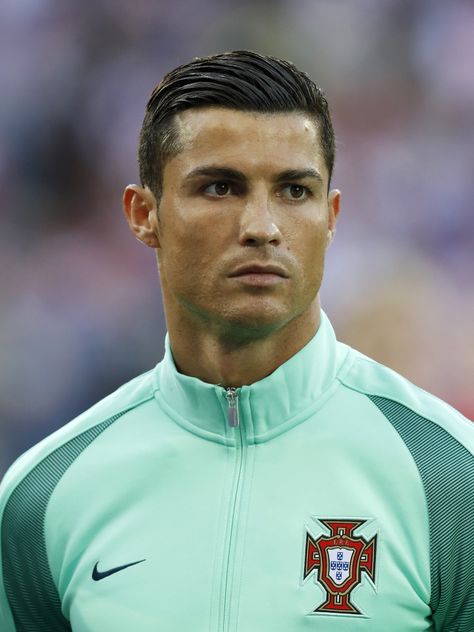 Has Cristiano Ronaldo used plastic surgery to transform himself from goofy kid to preening superstar? Cr7 Haircut, Ronaldo Hair, Cristiano Ronaldo Haircut, Cristiano Ronaldo Hairstyle, Ronaldo Haircut, Ronaldo Pictures, Cristino Ronaldo, Cristiano Ronaldo Junior, Ronaldo Junior