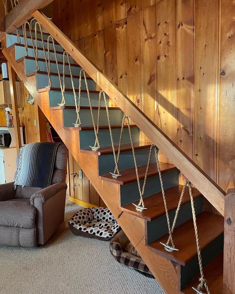 Hemp Rope and Boat Cleats turn this stair case into a rustic and charming lake house look! Ombre painted stair risers complete the look!! Boat Cleat Ideas, Open Staircase Ideas, Bannister Ideas, Painted Stair Risers, Fish Shack, Loft Railing, Rustic Staircase, Indoor Railing, Painted Staircases