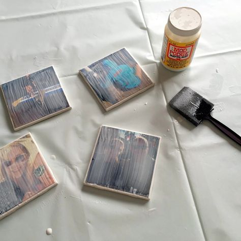 how to make photo coasters Photo Coasters Diy, Photo Tile Coasters, Diy Photo Coasters, Mod Podge Pictures, Wood Coasters Diy, Deco Podge, Ceramic Tile Crafts, Picture Coasters, Diy Coasters Tile