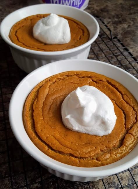 Pumpkin Crustless Pie, Ww Crustless Pumpkin Pie, Crustless Pumpkin Pie Recipe, Crustless Pumpkin Pie, Pumpkin Pudding, Pumpkin Pie Recipe, Savory Meals, Train Pumpkin, Food Cafe