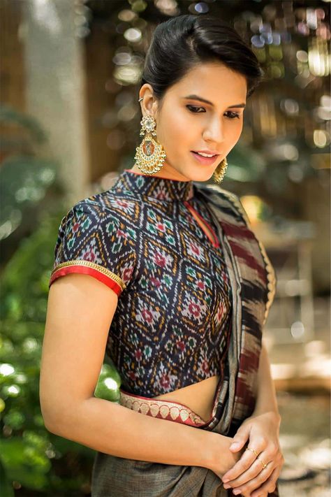 Types of blouse design in India - High neck blouse Designer Blouse Patterns Unique, Collar Neck Blouse, Neck Blouse Designs, Sari Blouses, Blouse Designs High Neck, Cotton Blouse Design, Saree Blouses Designs, Saree Blouse Neck Designs, Latest Blouse Designs