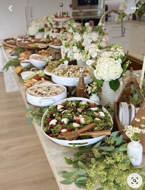 Salad Table Wedding, Bridal Shower Buffet Table Display Brunch Party, Kitchen Counter Food Buffet, Salad Bar Decoration Ideas, Buffet Table Food Display, Food Arrangement Ideas Buffet Tables, How To Set Up Buffet For Party, Beautiful Buffet Displays, Buffet Party Table Ideas Decor