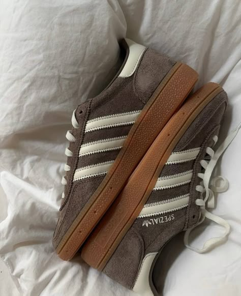 Shoes Aesthetic Pictures Women, Shoes Inspiration Sneakers, Shoe Rotation Girl, Shoes Spezial Adidas, Cute Addidas Shoes Outfits, Cool Trainers Women, Shoes Inspo Women, Shoes Winter 2024 2025, Fall 2024 Sneakers