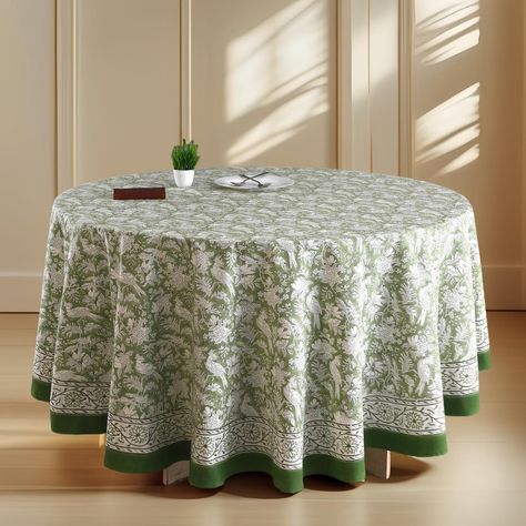 Thanksgiving Christmas Table, Round Table Cloths, Christmas Table Covers, Granny Christmas, Boho Tablecloth, Valentines Table, Rustic Tablecloths, Round Tablecloths, Green Tablecloth