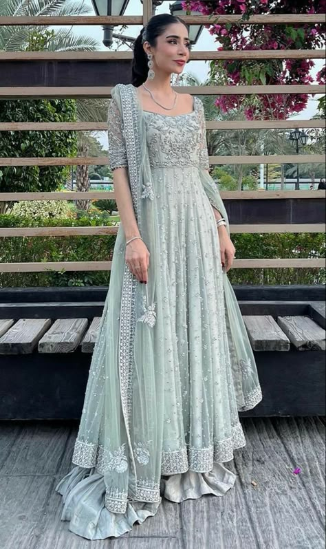 Walima Formal Dresses, Pakistani Fancy Dresses Wedding Outfits, Dressings Recipes, Casual Dress Outfit, Desi Dress, Walima Dress, Pakistani Formal Dresses, Desi Wedding Dresses, Engagement Bride