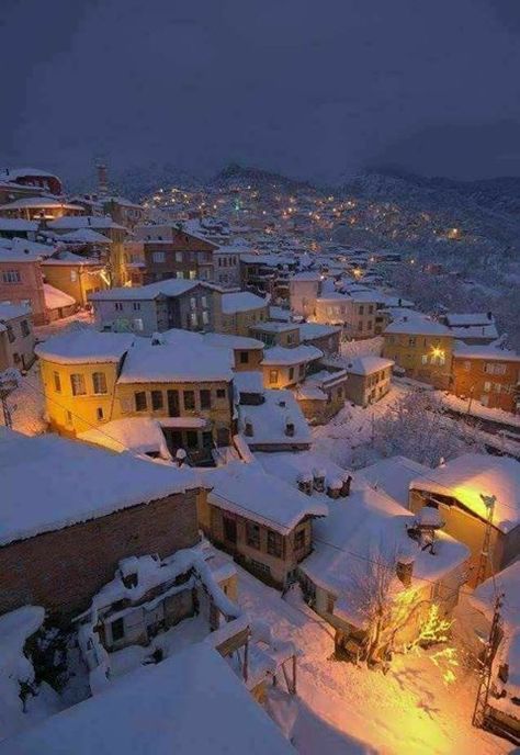 Snowfall of Kabul Afghanistan . Afghanistan Aesthetic, Afghanistan Landscape, Afghan Aesthetic, Pashtun People, We Hunt The Flame, Afghanistan Kabul, A Thousand Splendid Suns, Afghanistan Photography, Middle East Culture