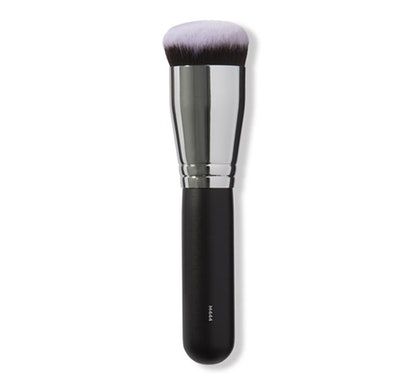 21 Brushes Makeup Artists Use On Set — & In Real Life, Too Morphe Foundation, Wet N Wild Foundation, Skin Care Things, Makeup Brush Set Best, Cheap Makeup Brushes, Best Makeup Brushes, Makeup Brush Kit, Morphe Brushes, Dramatic Eyes