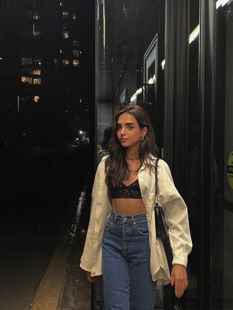 Blurry Pictures Night, Friends Dinner Outfit, Summer Outfits Rainy Day, Rainy Night Outfit, Happy Hour Outfit Summer, Casual Rainy Day Outfit Summer, Dinner Outfit Summer Night Classy, Aesthetic Blurry Pictures, Dinner Outfit Summer Night