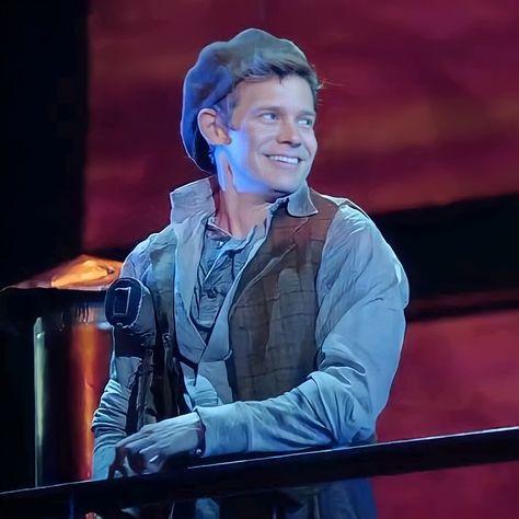 Crutchie Newsies Broadway, Crutchie Morris, Newsies Crutchie, Crutchie Newsies, Andrew Keenan Bolger, Newsies Aesthetic, Newsies Live, Newsies Broadway, Jeremy Jordan