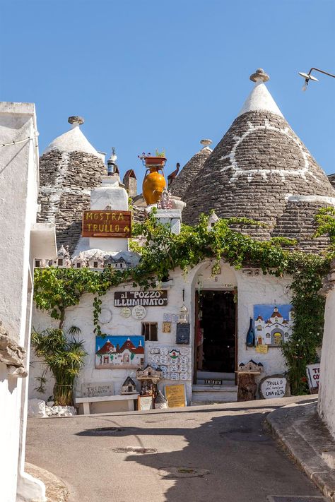 Visiting Alberobello, Puglia | The Thinking Traveller Bari Italy Photography, Arbellobelo Puglia, Trullo Puglia Italy, Bari Puglia Italy, Italy Alberobello, Puglia Aesthetic, Puglia Alberobello, Italia Aesthetic, Alberobello Italy