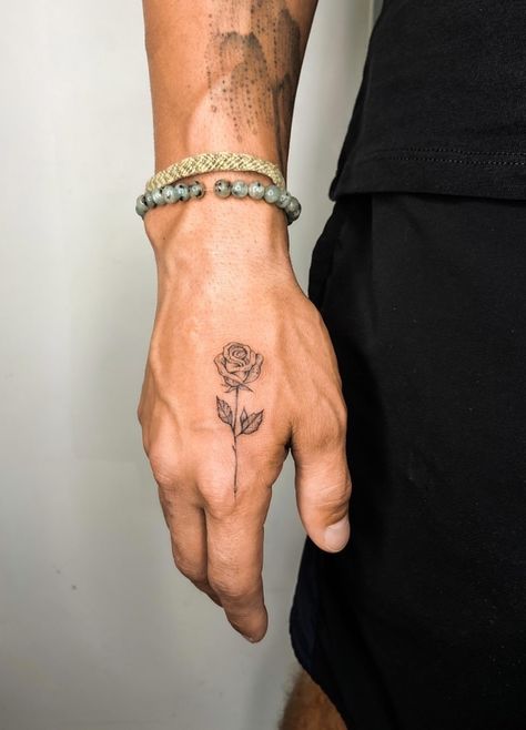 Tatuagem Masculina Pequena, Basic Tattoos, Rose Hand Tattoo, Rose Tattoos For Men, Small Rose Tattoo, Hand And Finger Tattoos, Small Forearm Tattoos, Wrist Tattoos For Guys, Cool Small Tattoos