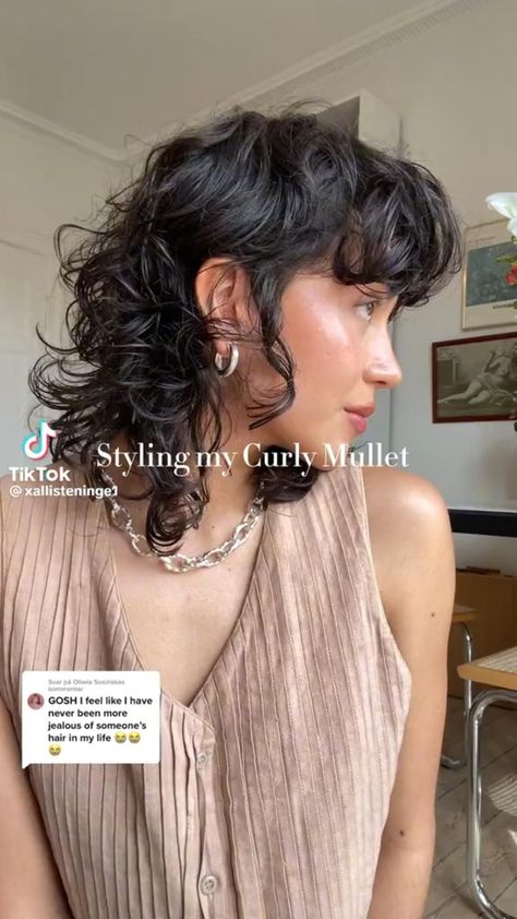 Short Curly Hair Styles, Curly Shag Haircut, Natural Curly Hair Cuts, Mullet Haircut, Curly Hair Photos, Hair Styles For Women, Hair Inspiration Short, Short Curly Haircuts, Short Curls