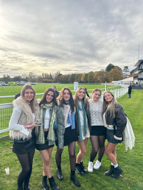 Ascot Outfits Winter, Race Course Outfit, Student Races Outfit, Races Outfit Uni, Uni Races Outfit, Invades Races Outfit, Races Outfit Winter, Cheltenham Races Fashion, Steeplechase Outfit