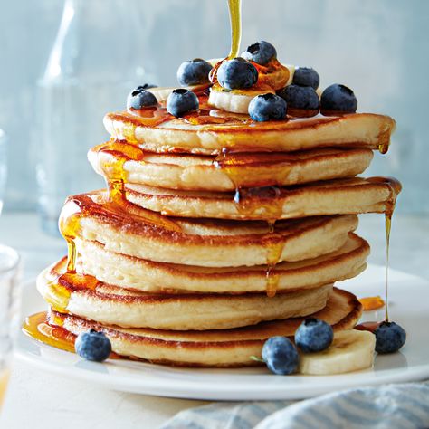 6 Tips for Making Perfect Pancakes | Williams-Sonoma Taste Almond Flour Pancakes, Pancakes From Scratch, American Pancakes, Cottage Cheese Pancakes, Perfect Pancakes, Pancake Stack, How To Make Pancakes, Blueberry Pancakes, Buttermilk Pancakes