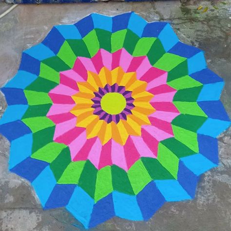 Rangoli For School Competition, 3d Rangoli Designs For Competition, Geometric Rangoli, Temple Flower, 3d Kolam, Drawing Rangoli, Mandala Rangoli, 3d Rangoli, Simple Flower Rangoli