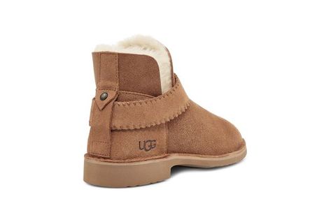 McKay Boot Ugg Mckay Boots, Ugg Mckay, Ugg Store, Ugg Neumel, Everyday Boots, Chocolate Color, Classic Boots, Slipper Shoes, Mock Neck Sweater