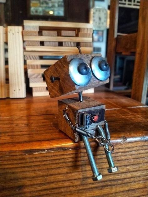 Steampunk Mixed Media Art, Robot Craft, Recycled Robot, Metal Robot, Robot Sculpture, Recycled Art Projects, Cadeau Parents, Diy Robot, Woodworking For Kids