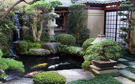 Modern Japanese Garden Landscapes, Japanese Garden Backyard, Modern Japanese Garden, Japanese Gardens Design Ideas, Japanese Garden Decor, Kolam Koi, Small Japanese Garden, Japanese Style Garden, Japanese Garden Landscape