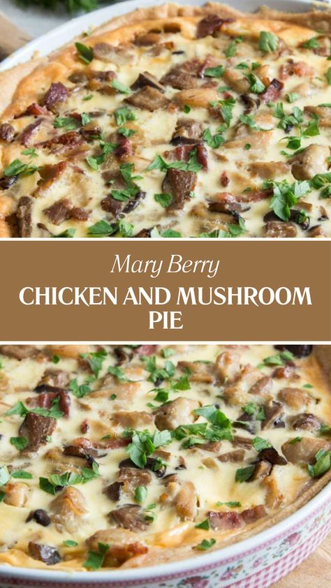 Mary Berry Chicken And Mushroom Pie Marry Berry Recipes, Bacon Pie Recipe, Mary Berry Recipes, Bienenstich Recipe, Savoury Meals, Chicken And Mushroom Pie, Savoury Pies, Chicken Mushrooms, Mary Berry Recipe