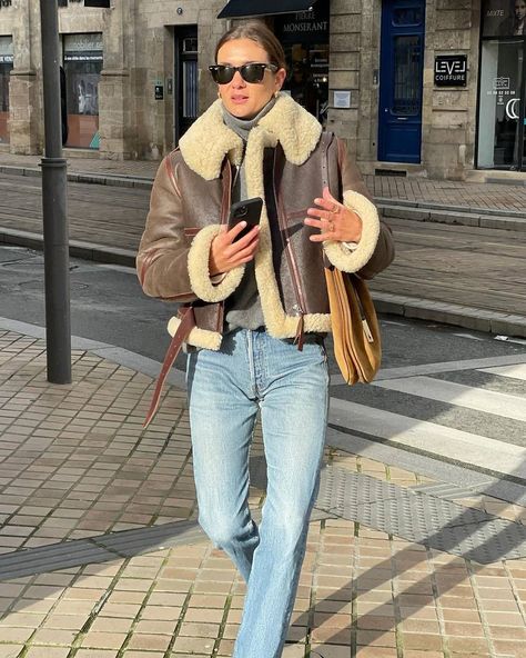 Chic and Easy Winter Outfits to Wear in January | Who What Wear Shearling Jacket Outfit, Sherling Coat, Sherling Jacket, Shearling Aviator Jacket, Jacket Trend, Simple Winter Outfits, Shearling Jacket Women, Jacket Outfit Women, Aviator Jacket