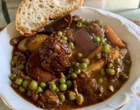 Italian Beef Stew Beef Chuck Stew, Daniel Mancini, Beef Stew Seasoning, Italian Beef Stew, Beef Entrees, Soup Stew Recipes, Italian Beef, Where's The Beef, Soups Stews Chilis