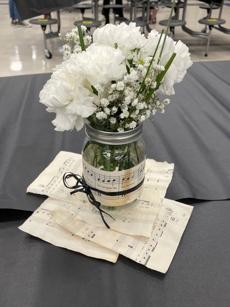 Musical Instruments Centerpieces, Sheet Music Party Decorations, Sheet Music Table Runner, Music Themes Decorations, Music Centerpieces Ideas Decoration, Music Inspired Table Decor, Sheet Music Centerpieces Ideas, Music Theme Dinner Party, Music Notes Party Theme