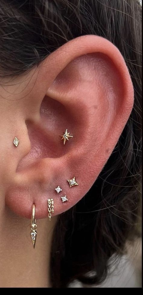 Conch Piercing Jewelry Studs, Conch Piercing Stud, Minimalist Ear Piercings, Conch Jewelry, Cool Ear Piercings, Pretty Ear Piercings, Cute Ear Piercings, Earring Inspo, Cool Piercings