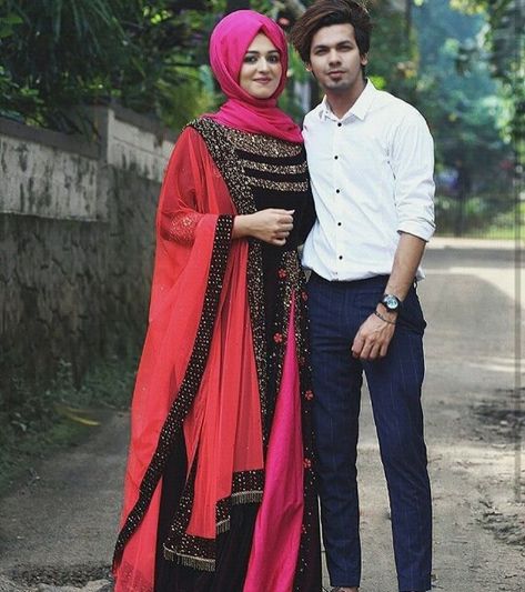 Jumana Khan, Ajmal Khan, Hijab Couple, Styles Hijab, Plus Size Evening Gown, Party Wear Gowns, Masha Allah, Cute Muslim Couples, Muslim Couples